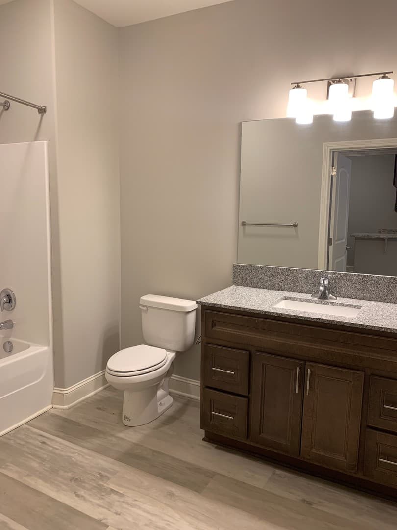 Bowling Green Apartment: 249 Greenwood Lane