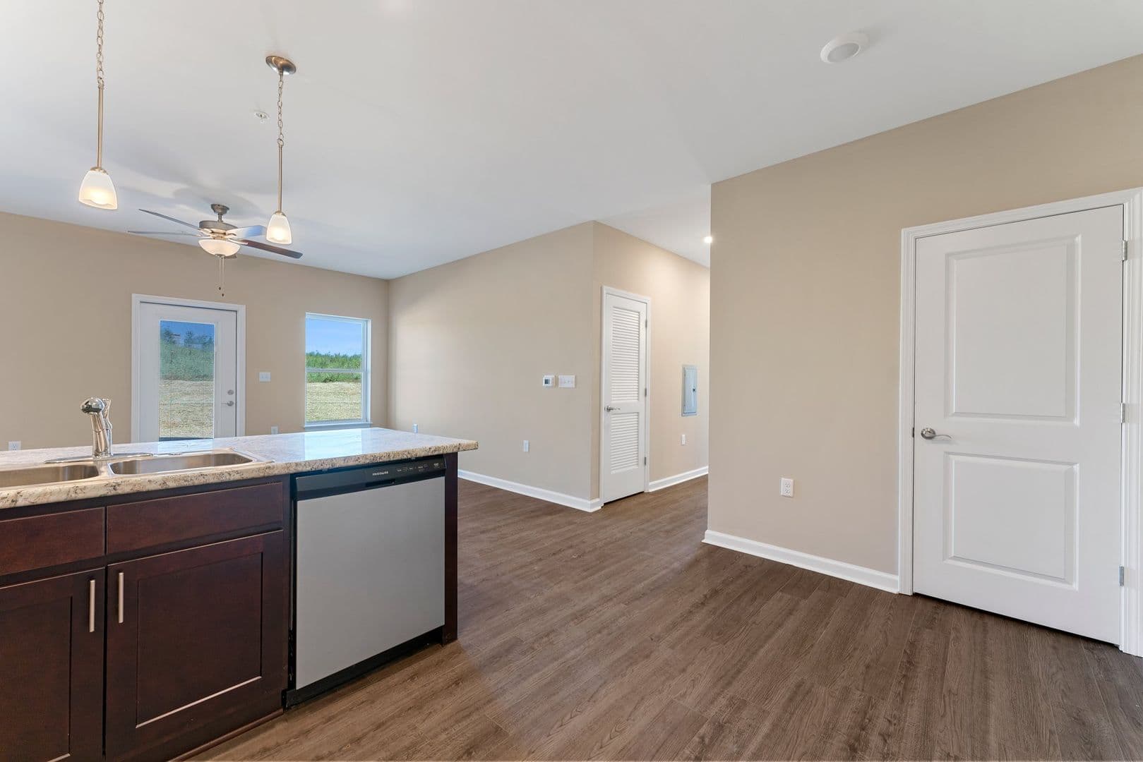 Portland Apartment: 1077 Gateview Drive