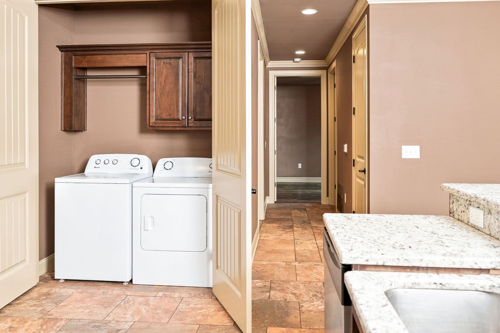 Elizabethtown Apartment: 214 Vaughn Lane