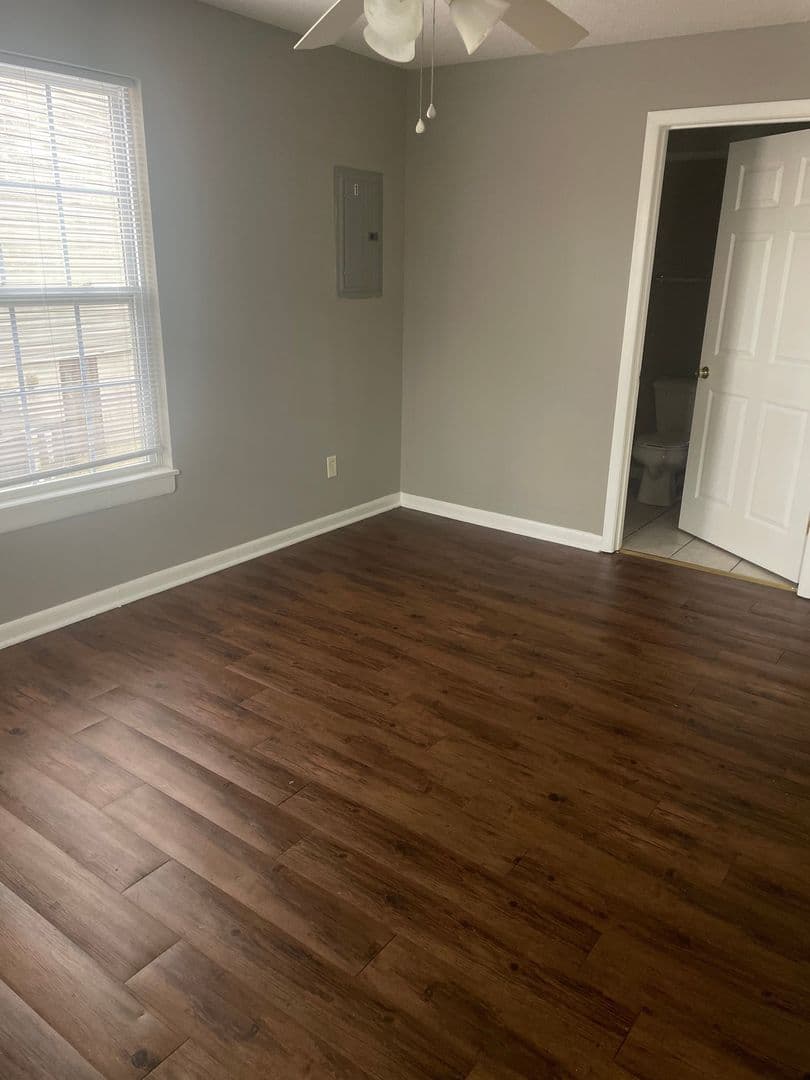 Bowling Green Apartment: 128 River Tanmer Way