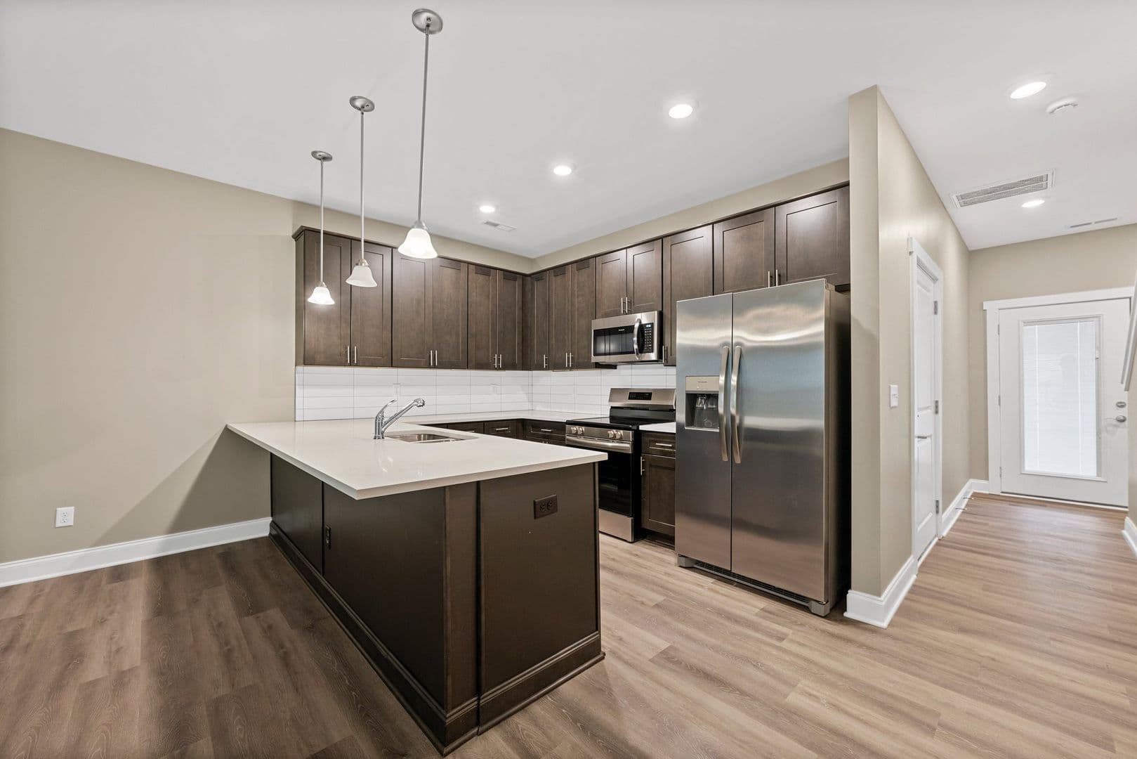 Bowling Green Apartment: 945 Riverbend Street