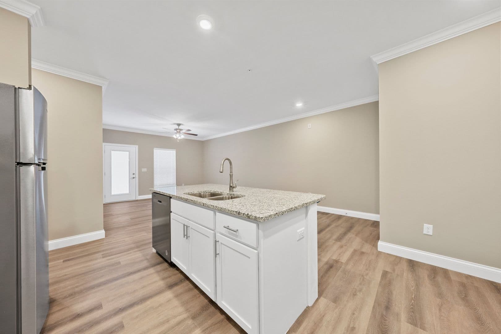 Bowling Green Apartment: 179 Walnut Creek Drive