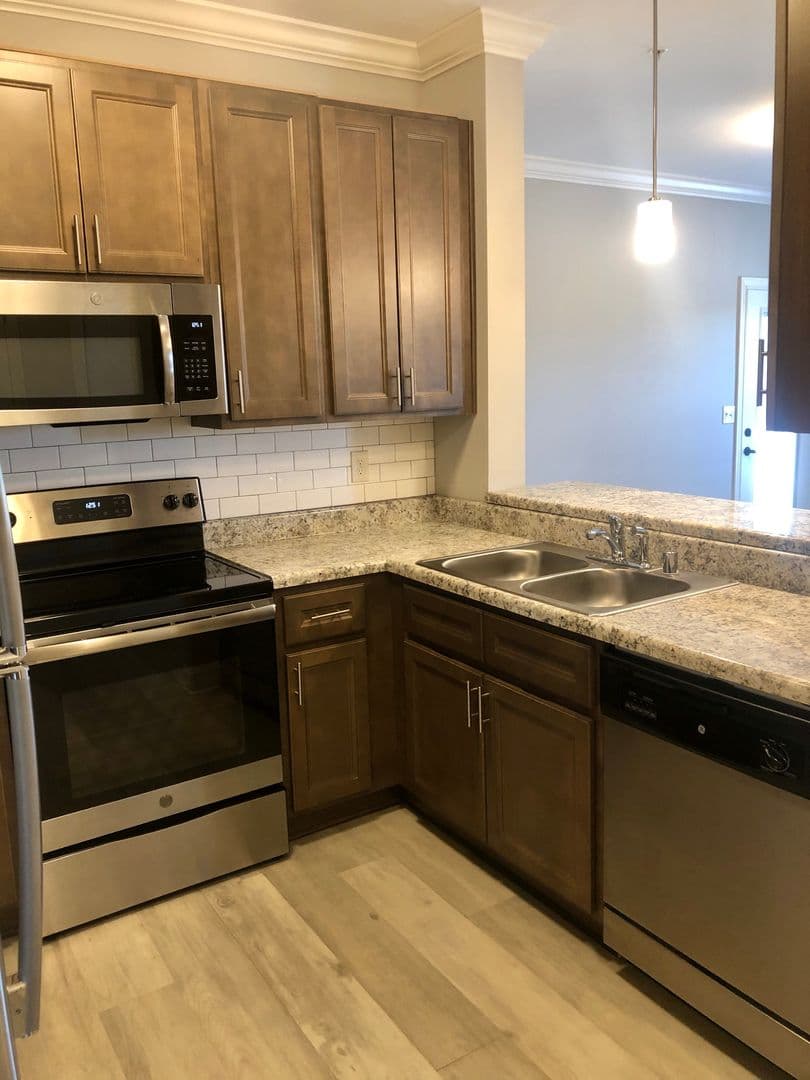 Bowling Green Apartment: 249 Greenwood Lane