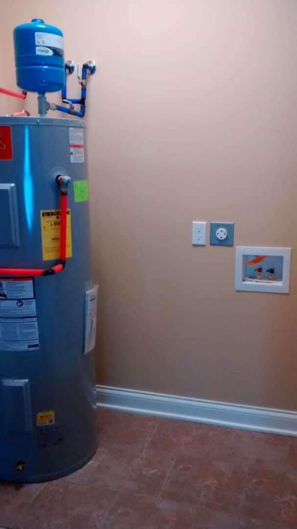 Bowling Green Apartment: 655 Declaration Way