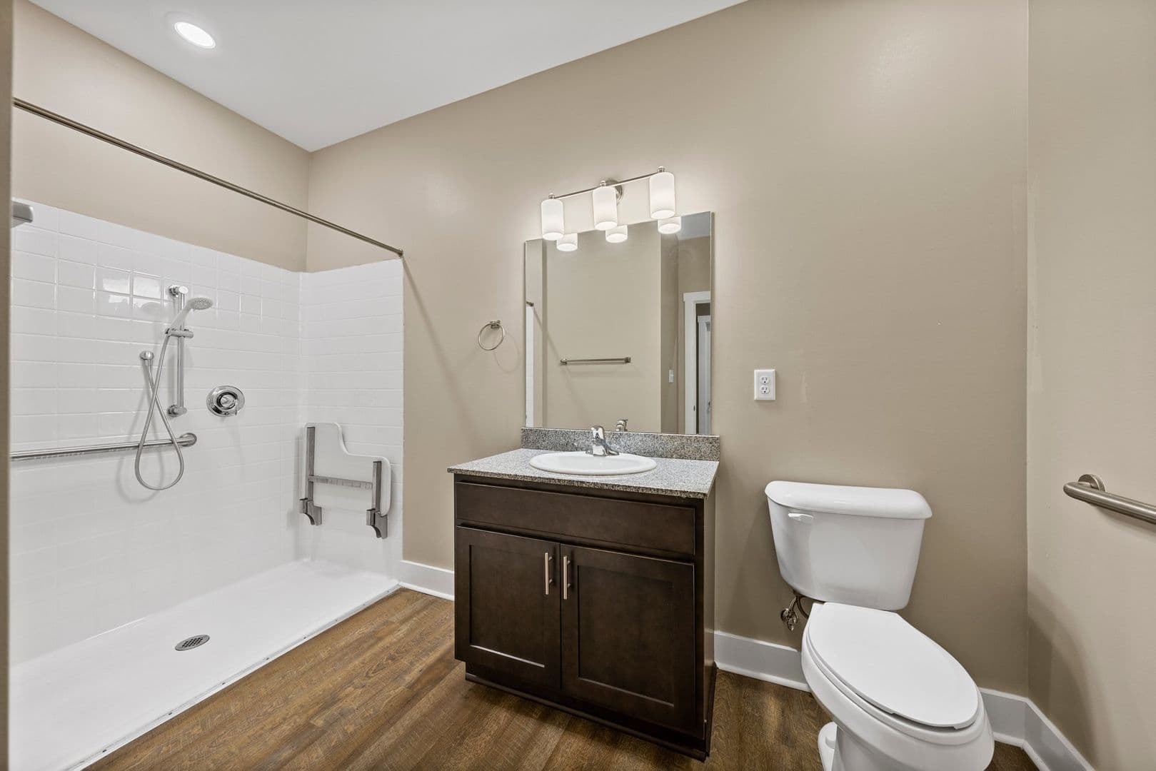 White House Apartment: 2940 US-31W