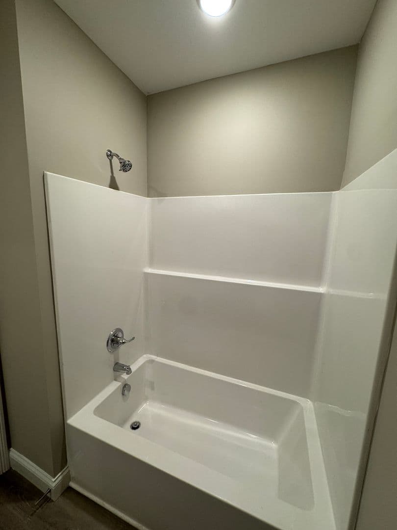 Bowling Green Apartment: 5204 Bakers Spring Street