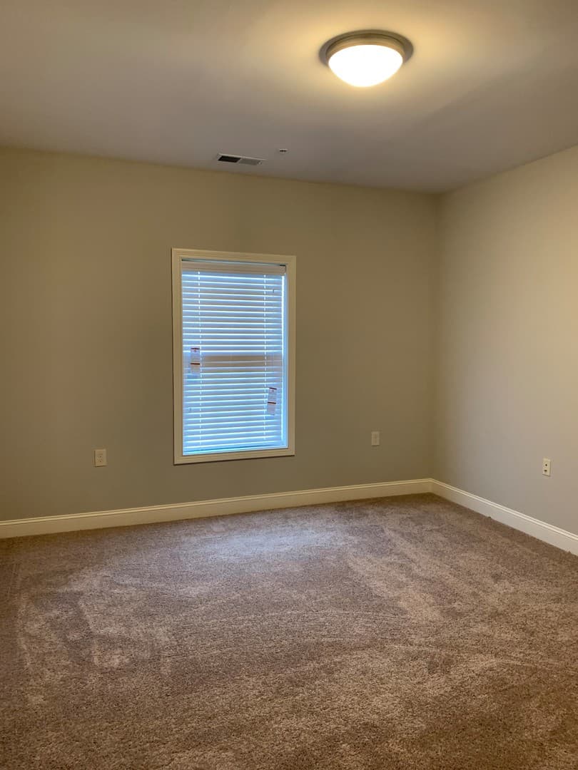Bowling Green Apartment: 249 Greenwood Lane