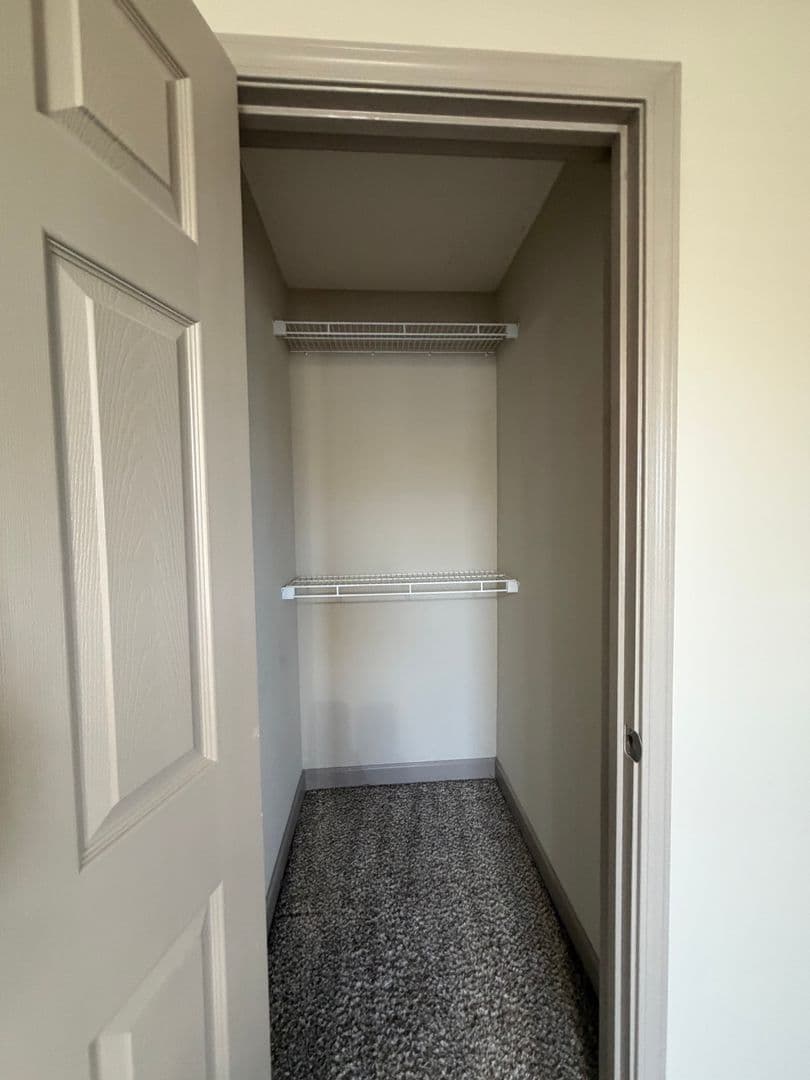 Bowling Green Apartment: 110 Audley Court