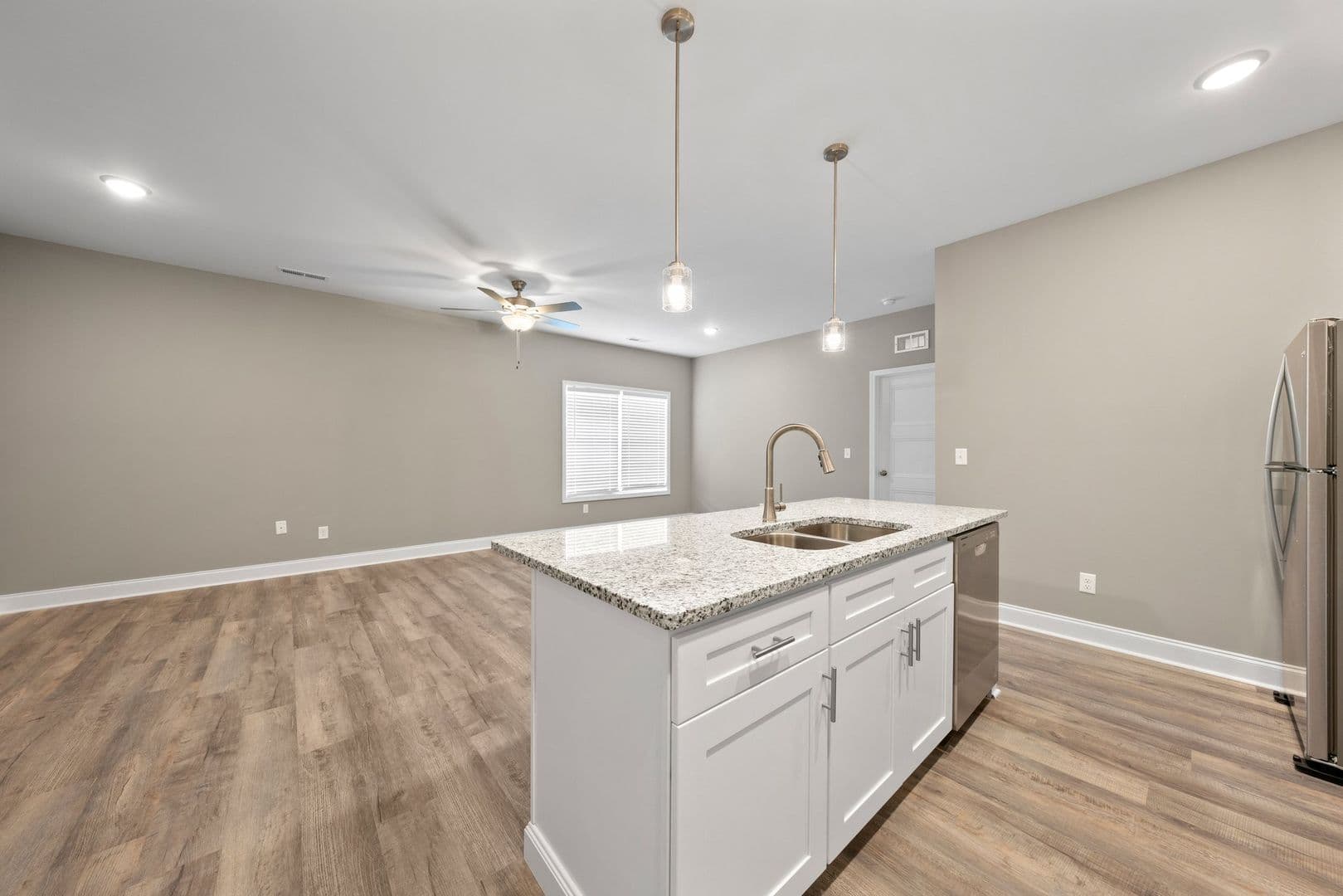 Bowling Green Apartment: 511 Traditions Boulevard