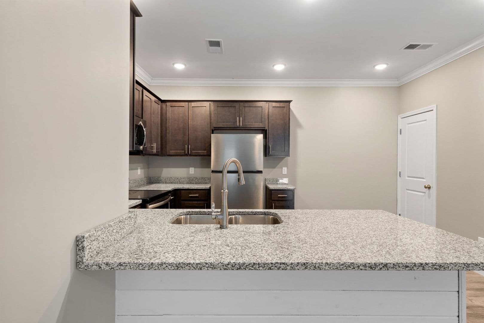 Bowling Green Apartment: 2363 Fox Ridge Court