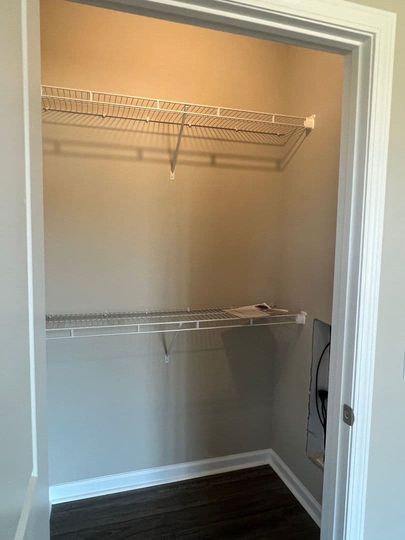 Portland Apartment: 1077 Gateview Drive