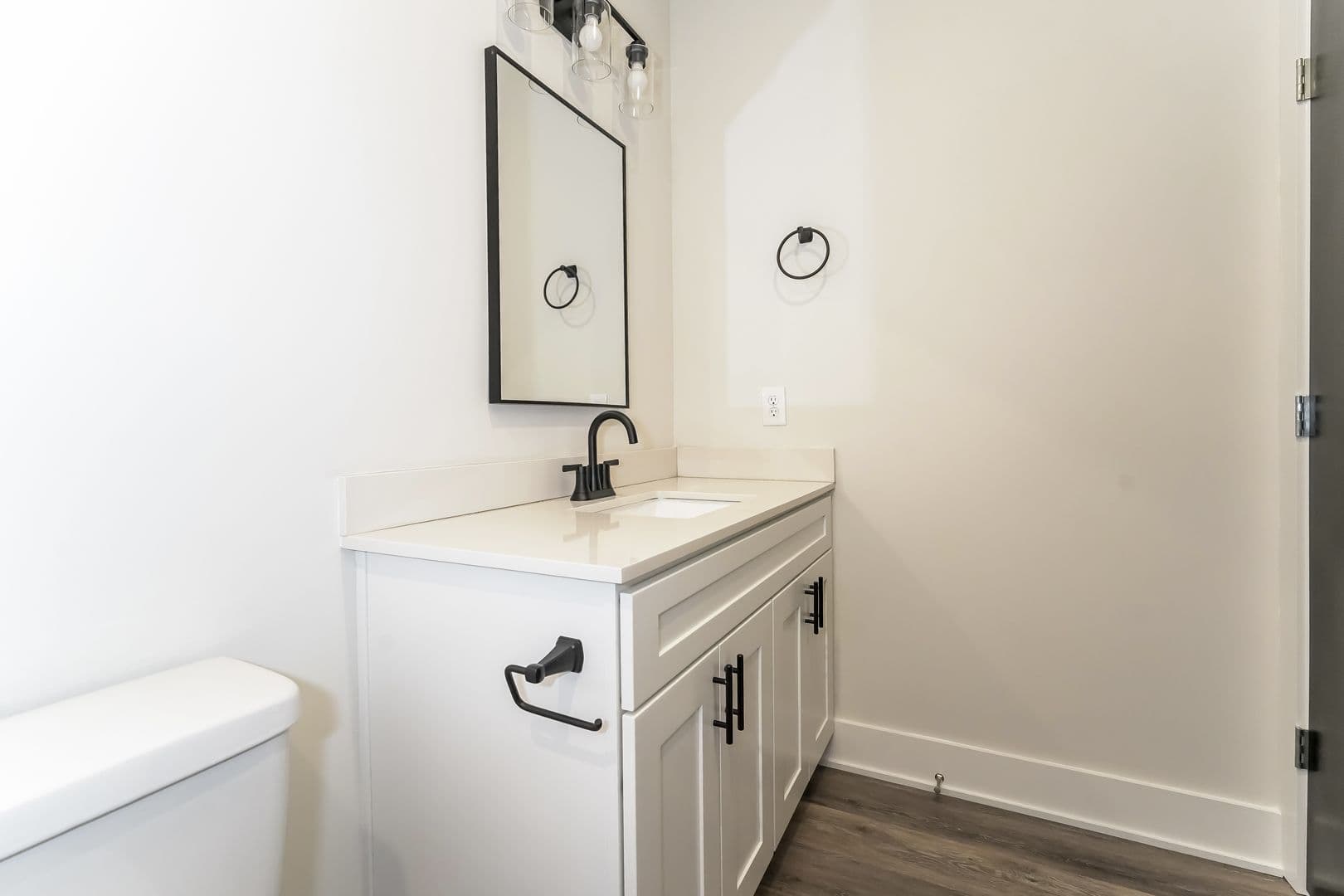 Franklin Apartment: 801 Blackjack Road