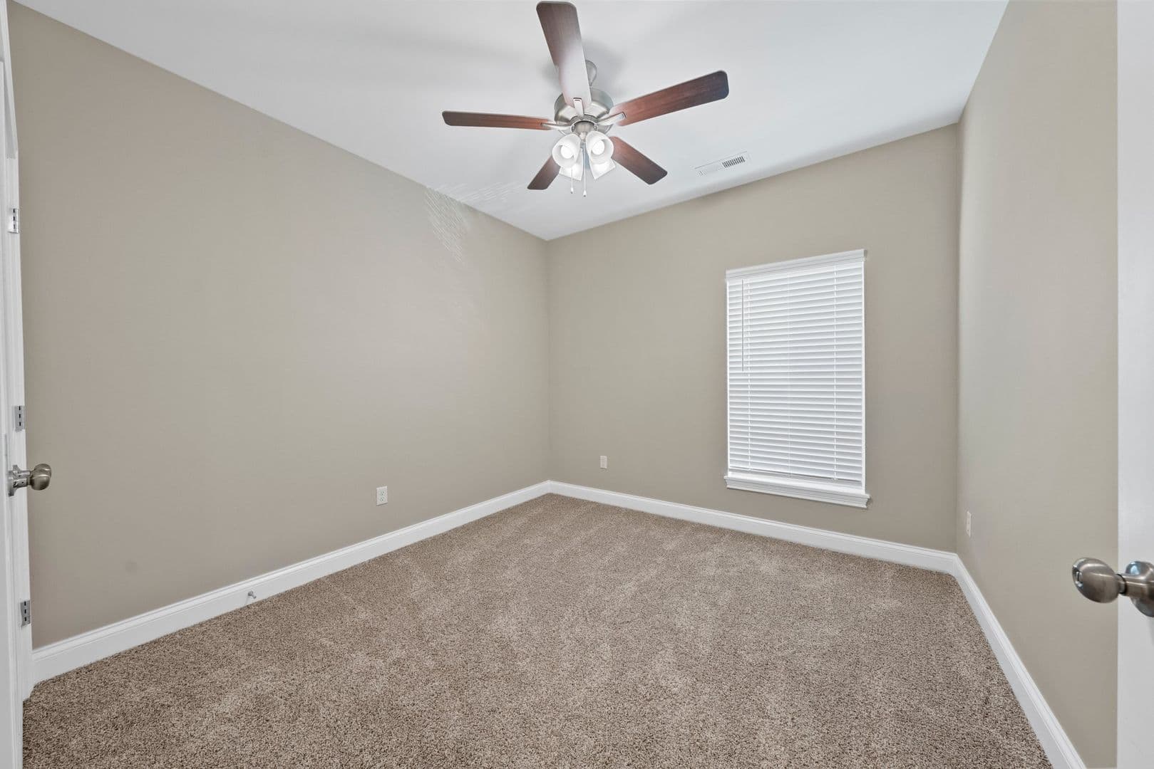 Bowling Green Apartment: 179 Walnut Creek Drive