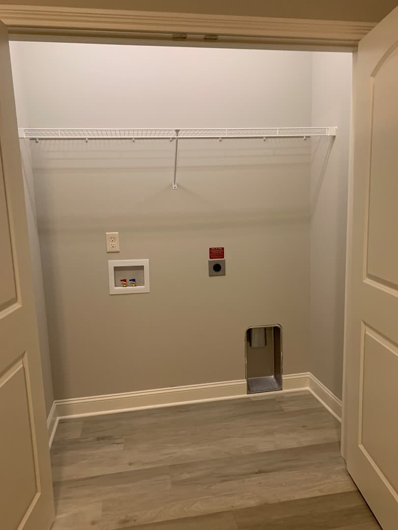 Bowling Green Apartment: 249 Greenwood Lane