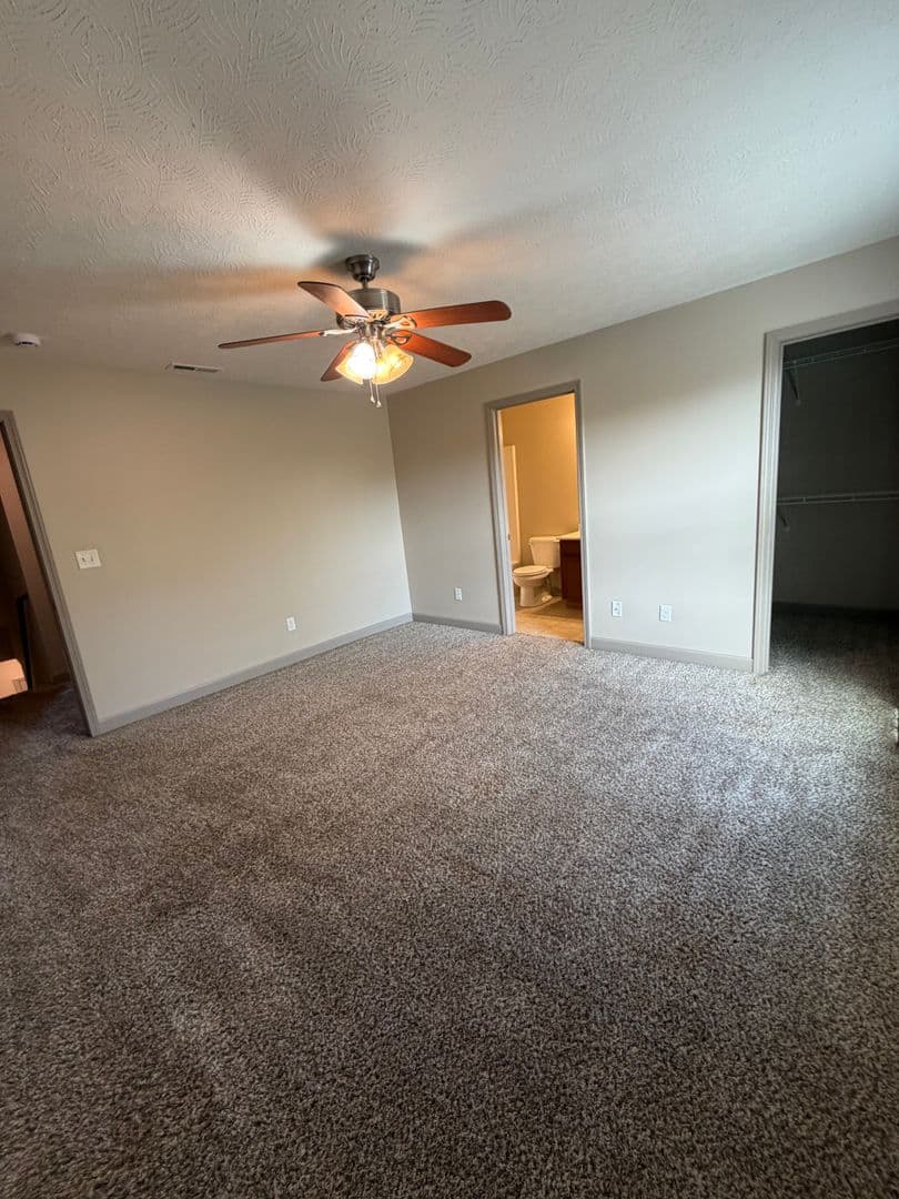 Bowling Green Apartment: 110 Audley Court