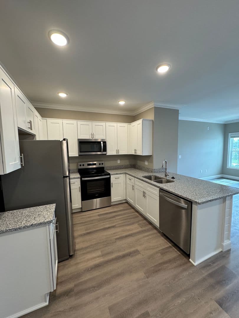 Bowling Green Apartment: 5204 Bakers Spring Street