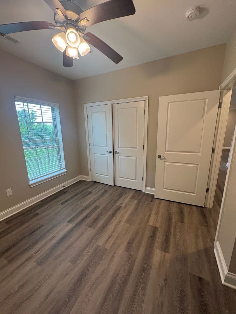 Bowling Green Apartment: 179 Walnut Creek Drive