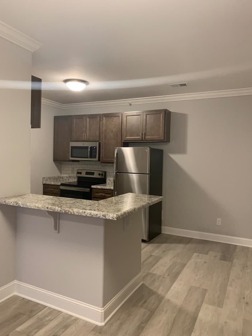 Bowling Green Apartment: 249 Greenwood Lane