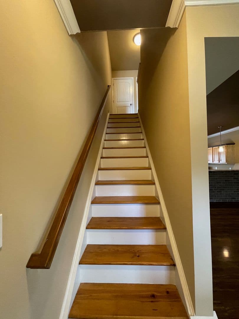 Bowling Green Apartment: 655 Declaration Way
