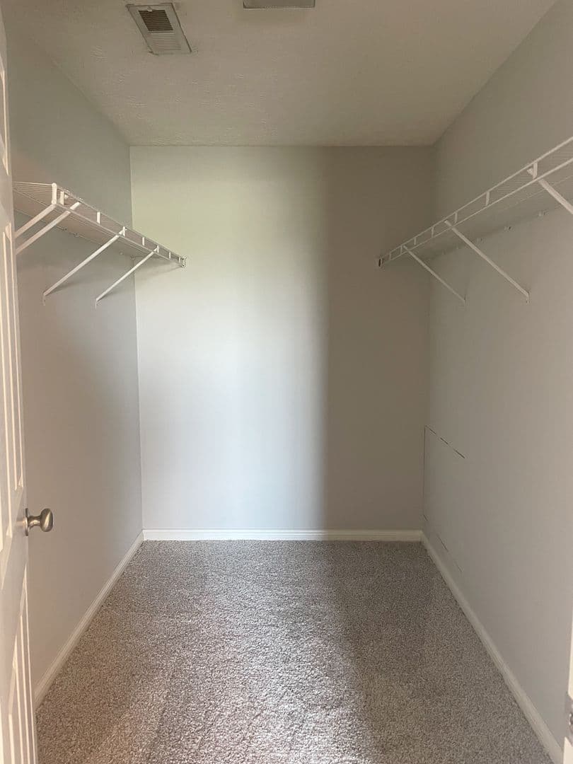 Bowling Green Apartment: 181 McFadin Station Street