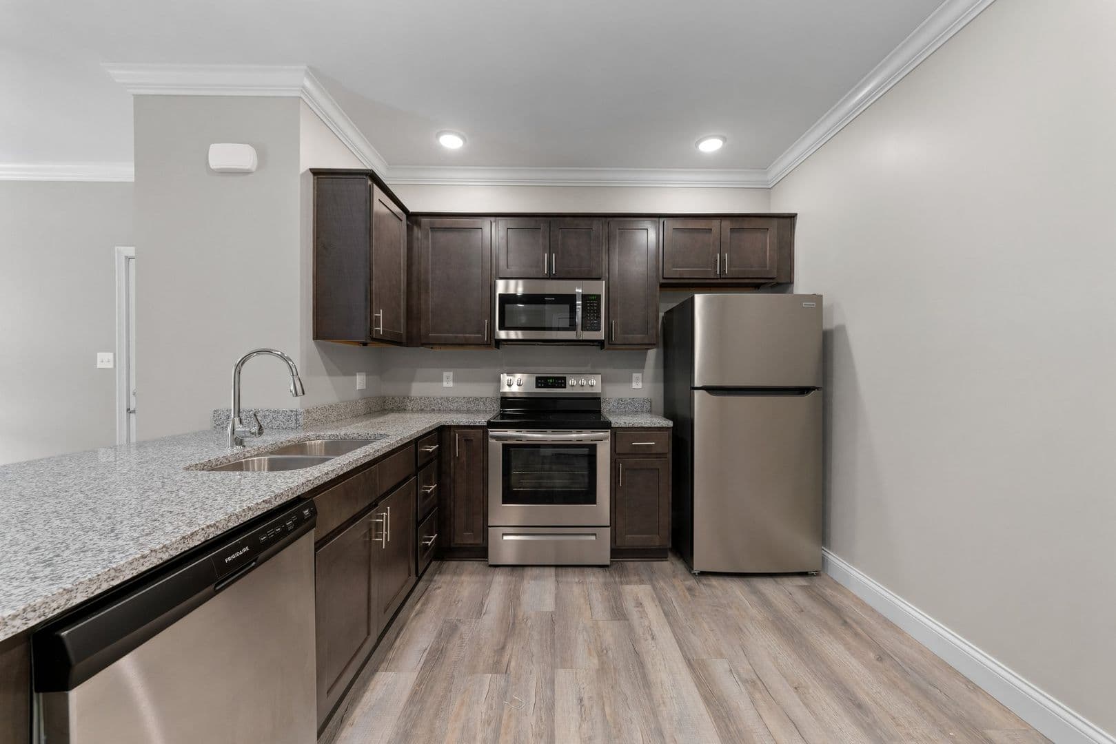 Bowling Green Apartment: 2363 Fox Ridge Court