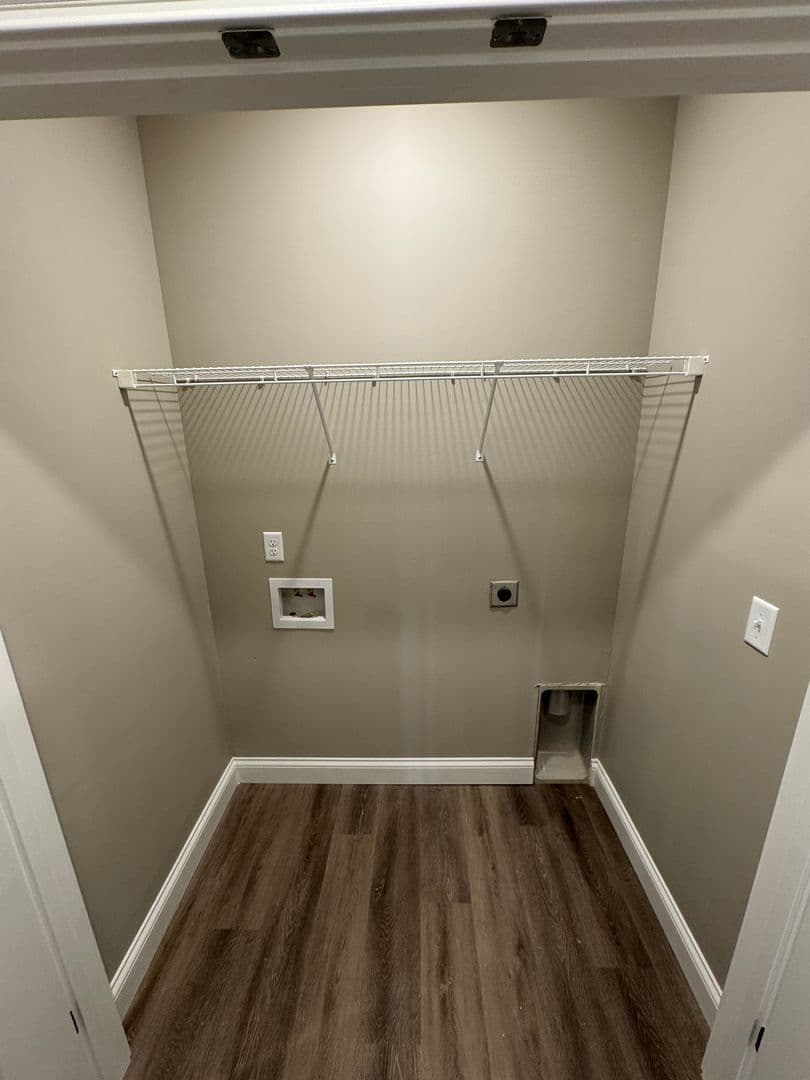Bowling Green Apartment: 5204 Bakers Spring Street