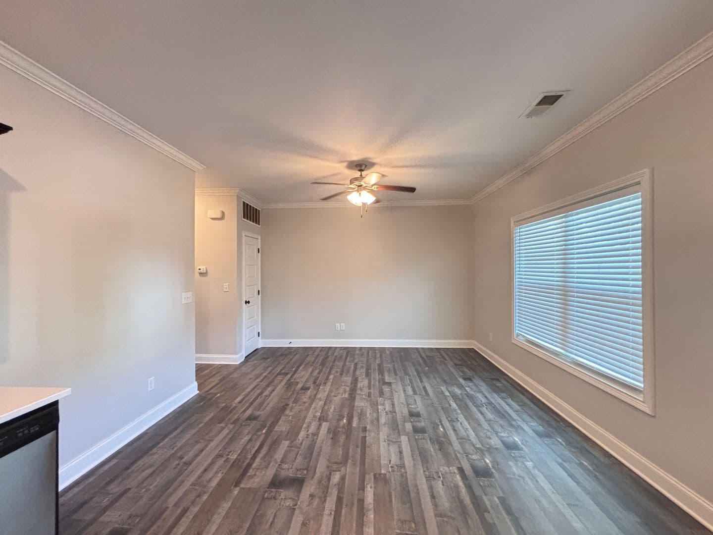 Bowling Green Apartment: 864 Fairview Avenue