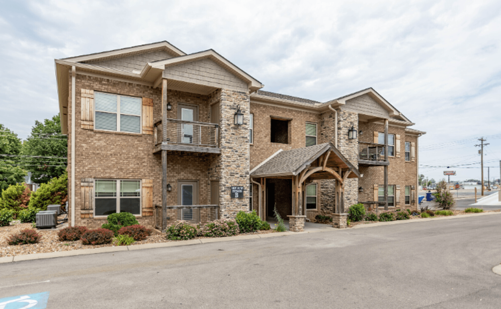 Bowling Green Apartment: 1607 & 1720 US 31W Bypass