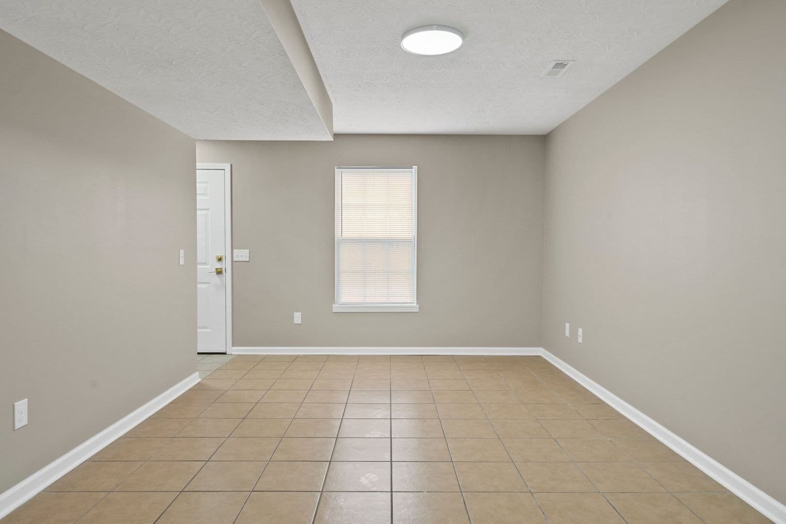 Elizabethtown Apartment: 636 Westport Road