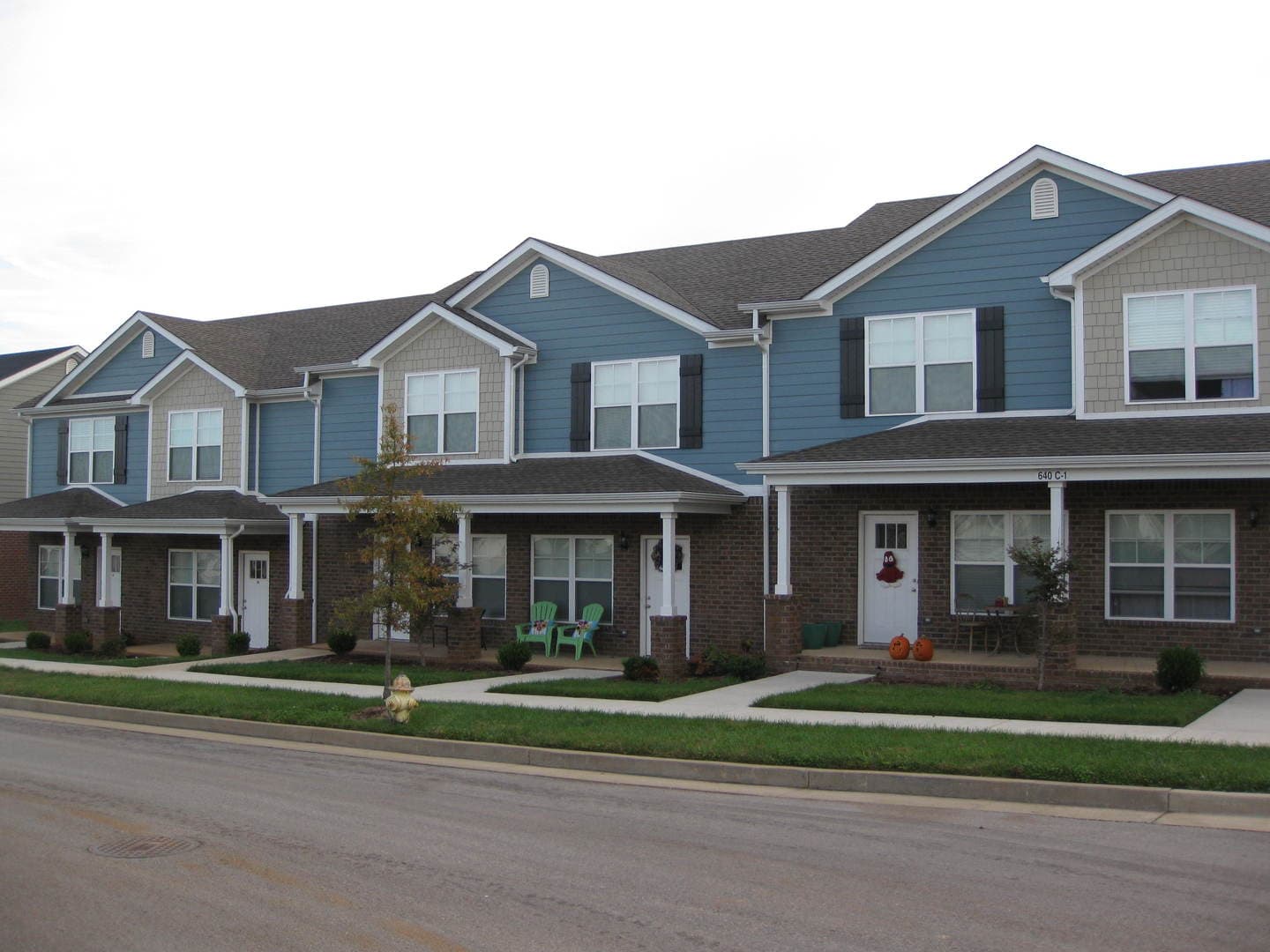 Bowling Green Apartment: 655 Declaration Way