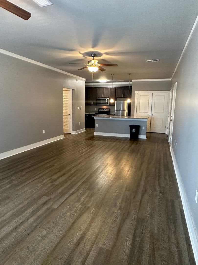White House Apartment: 2940 US-31W