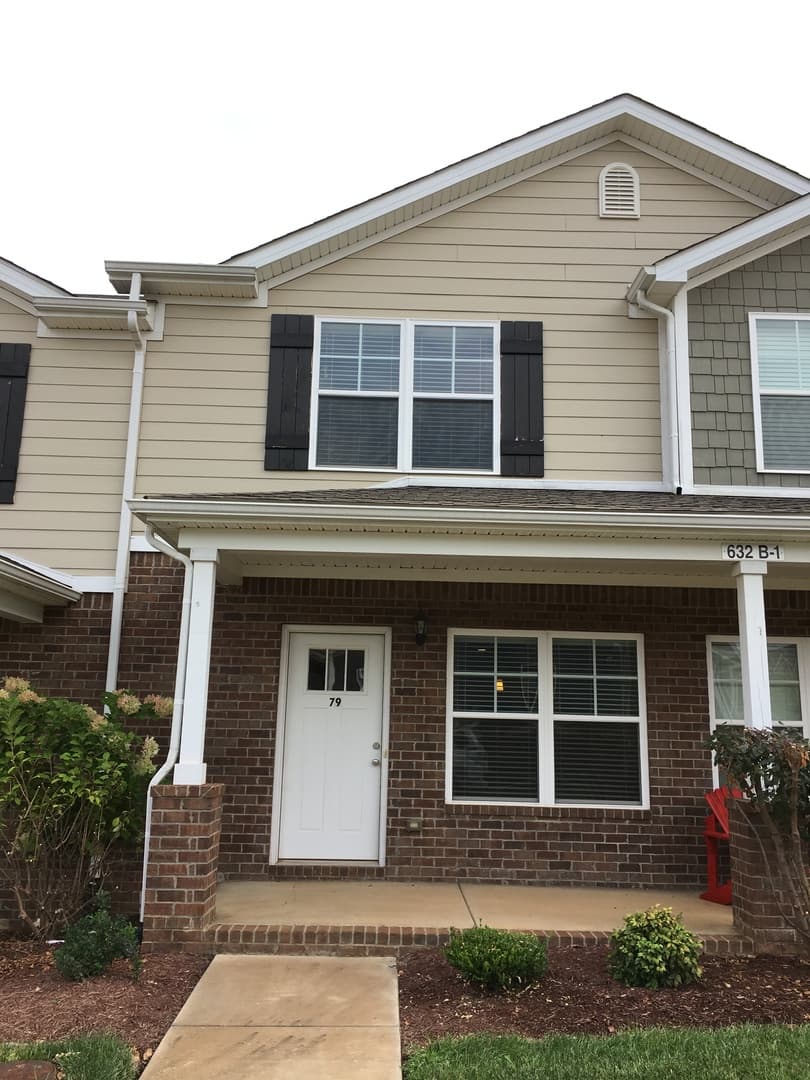 Bowling Green Apartment: 655 Declaration Way