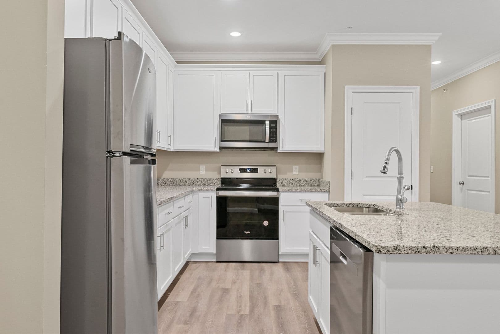 Bowling Green Apartment: 179 Walnut Creek Drive