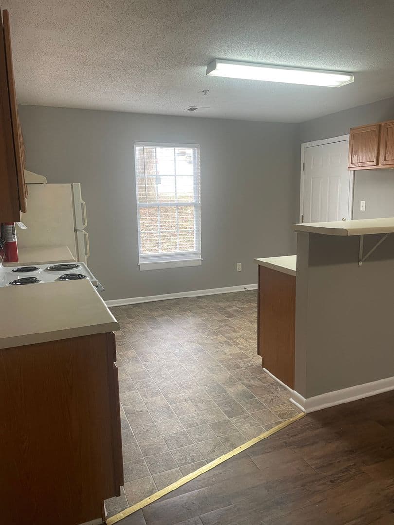 Bowling Green Apartment: 128 River Tanmer Way