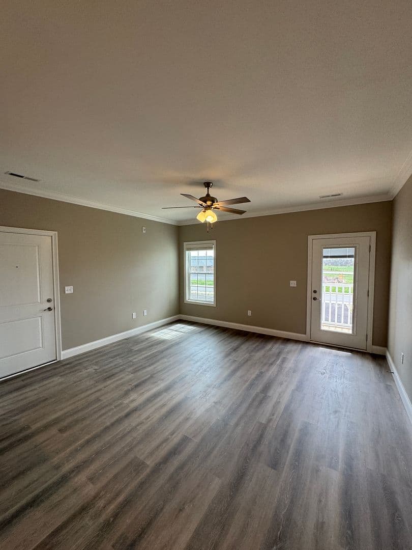 Bowling Green Apartment: 5204 Bakers Spring Street