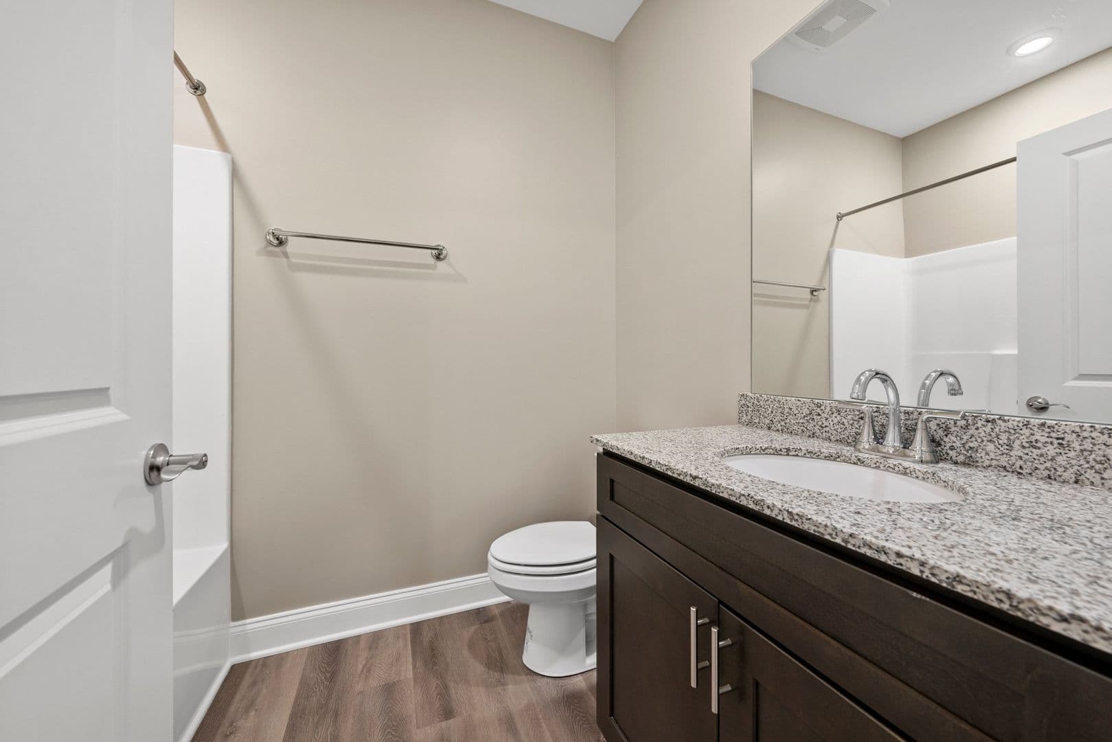 Bowling Green Apartment: 945 Riverbend Street