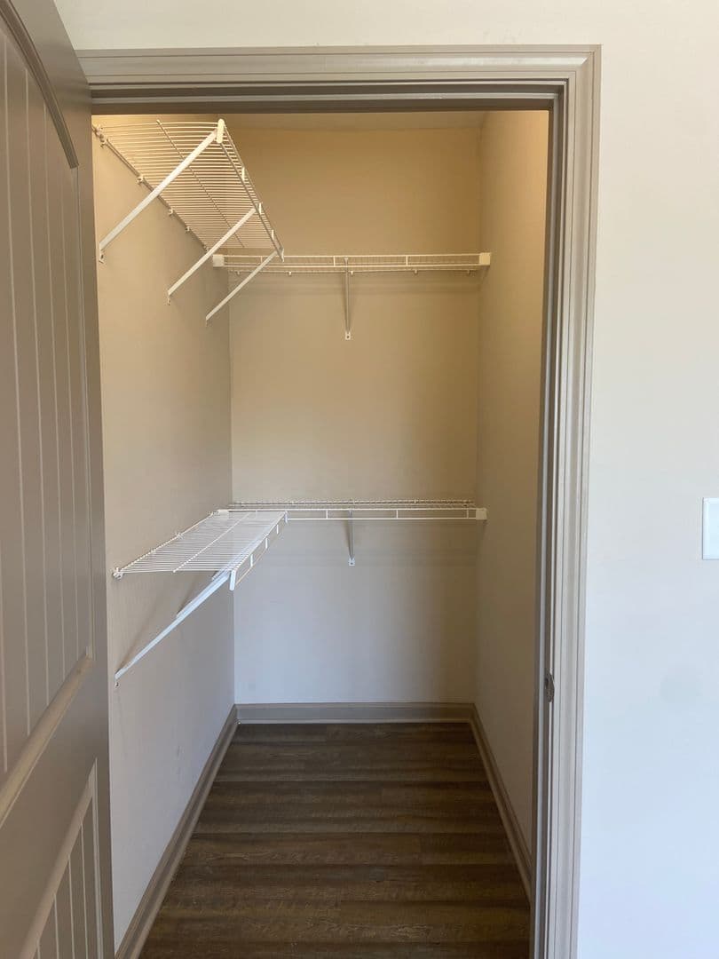 Bowling Green Apartment: 1607 & 1720 US 31W Bypass