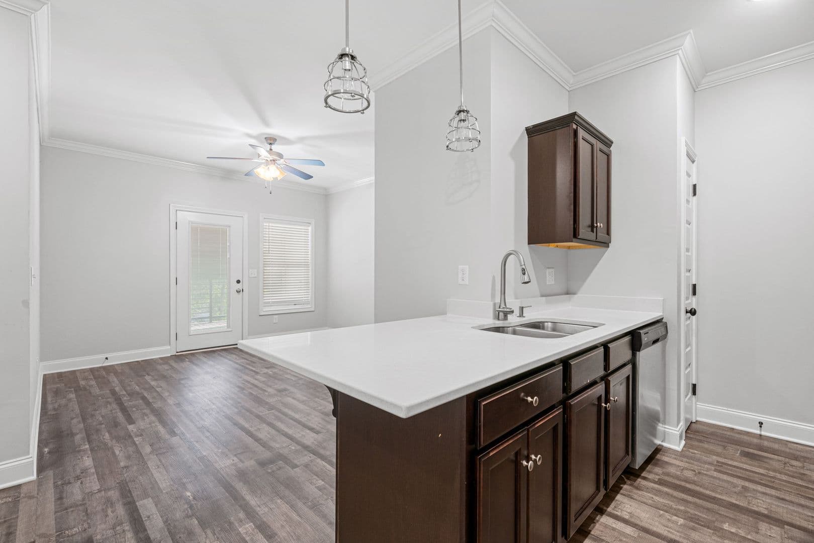 Bowling Green Apartment: 864 Fairview Avenue