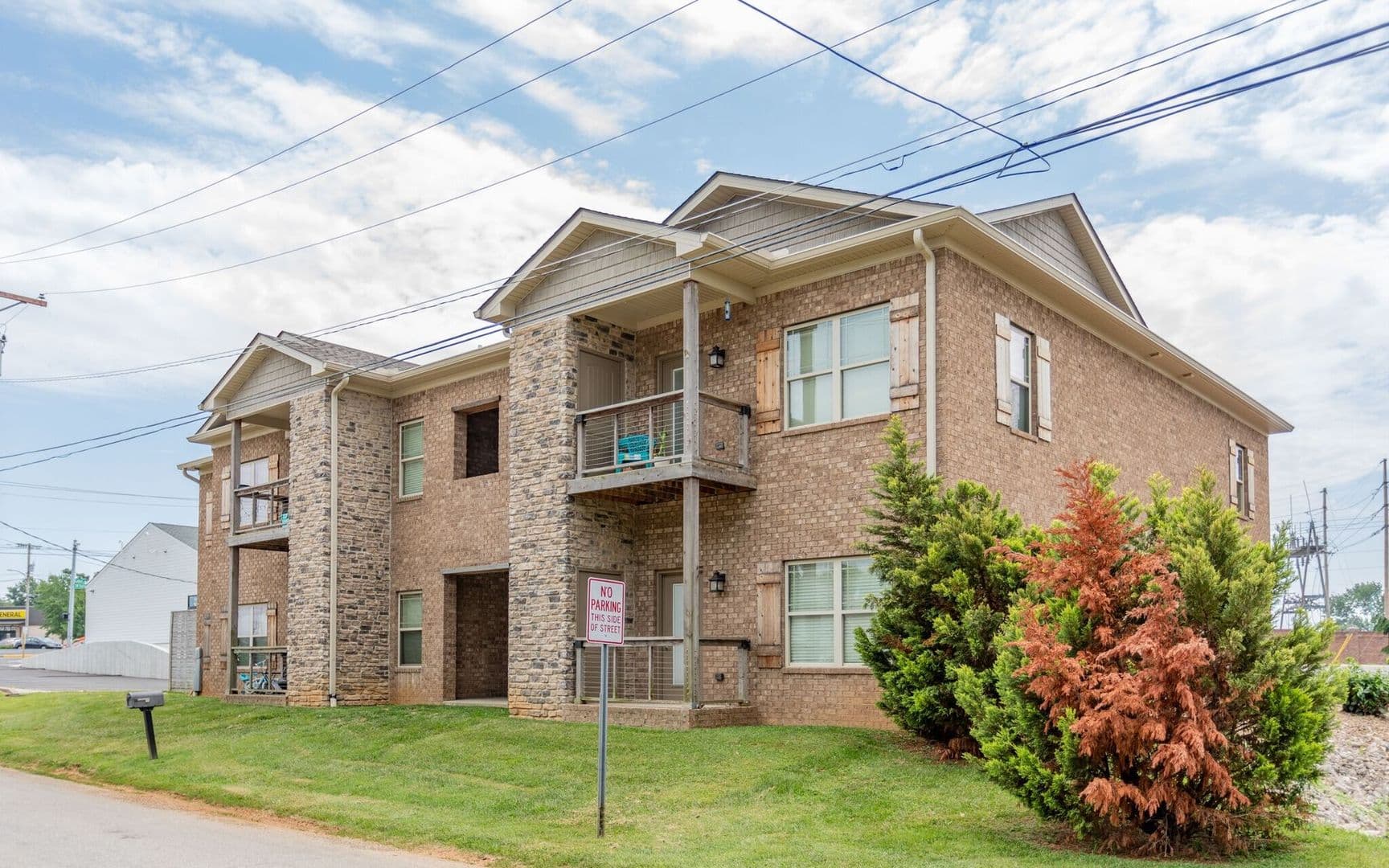 Bowling Green Apartment: 1607 & 1720 US 31W Bypass