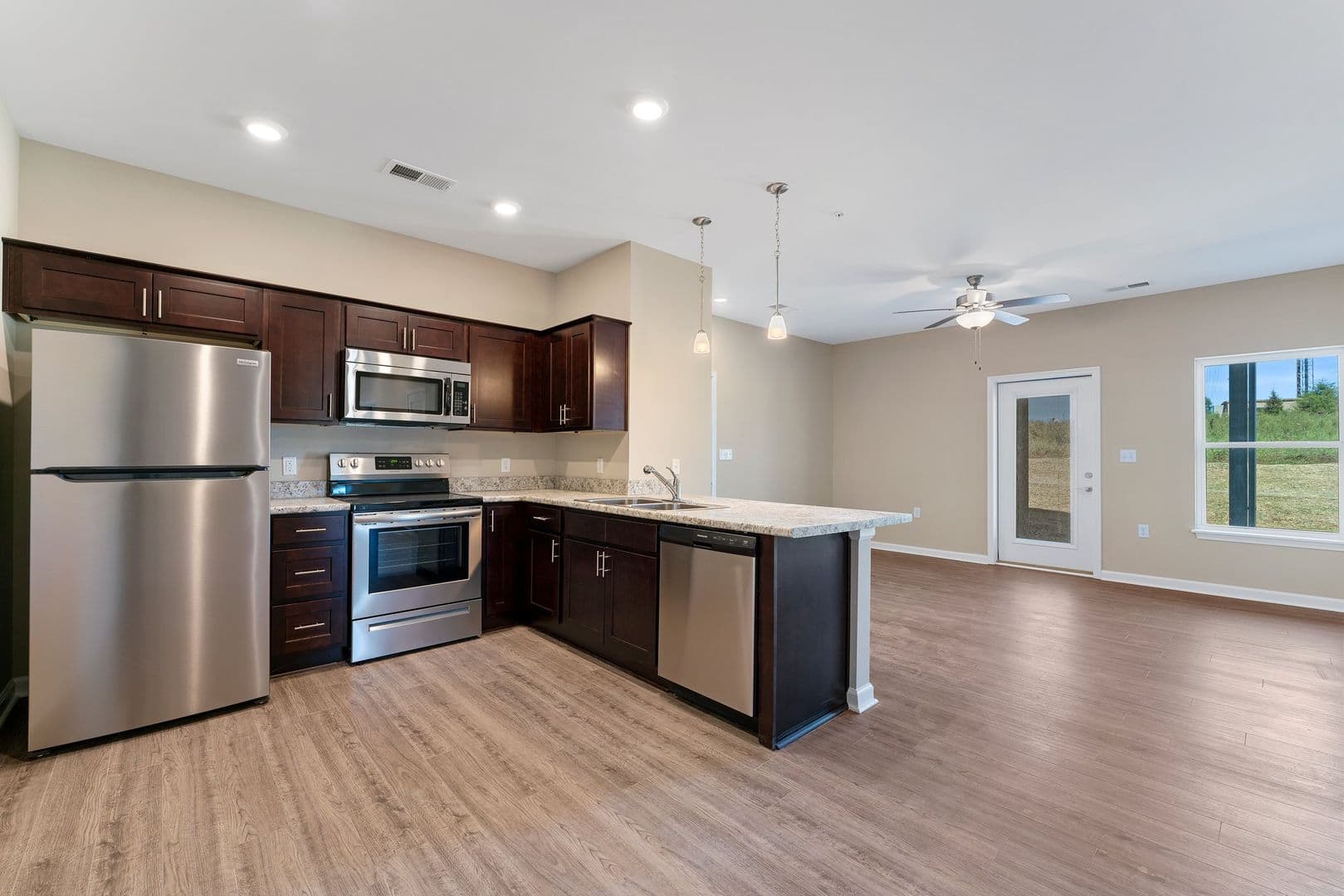 Portland Apartment: 1077 Gateview Drive