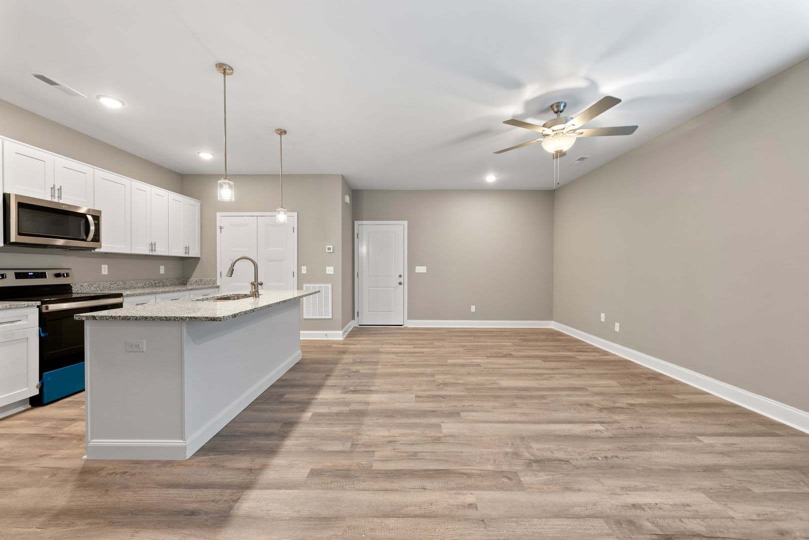 Bowling Green Apartment: 511 Traditions Boulevard