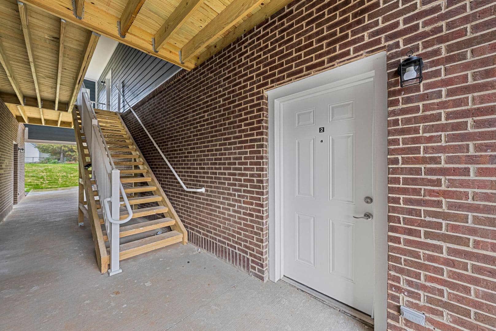 Franklin Apartment: 965 West Madison St