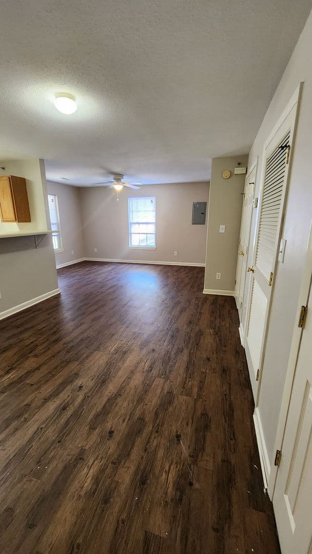 Bowling Green Apartment: 128 River Tanmer Way