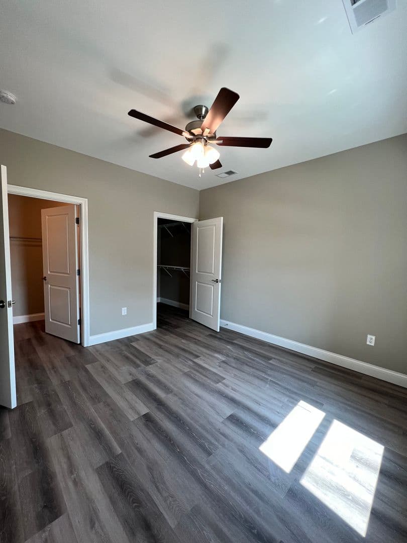 Bowling Green Apartment: 171 Hunt Village Lane