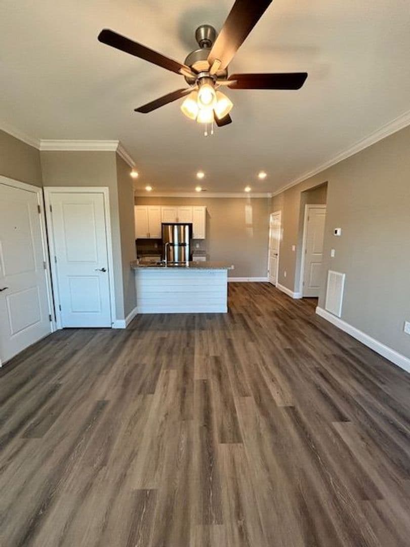 Bowling Green Apartment: 5330 Bakers Spring Street