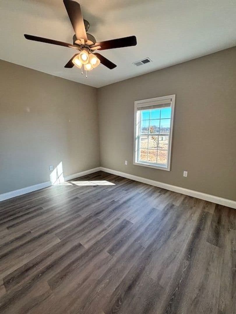 Bowling Green Apartment: 5330 Bakers Spring Street