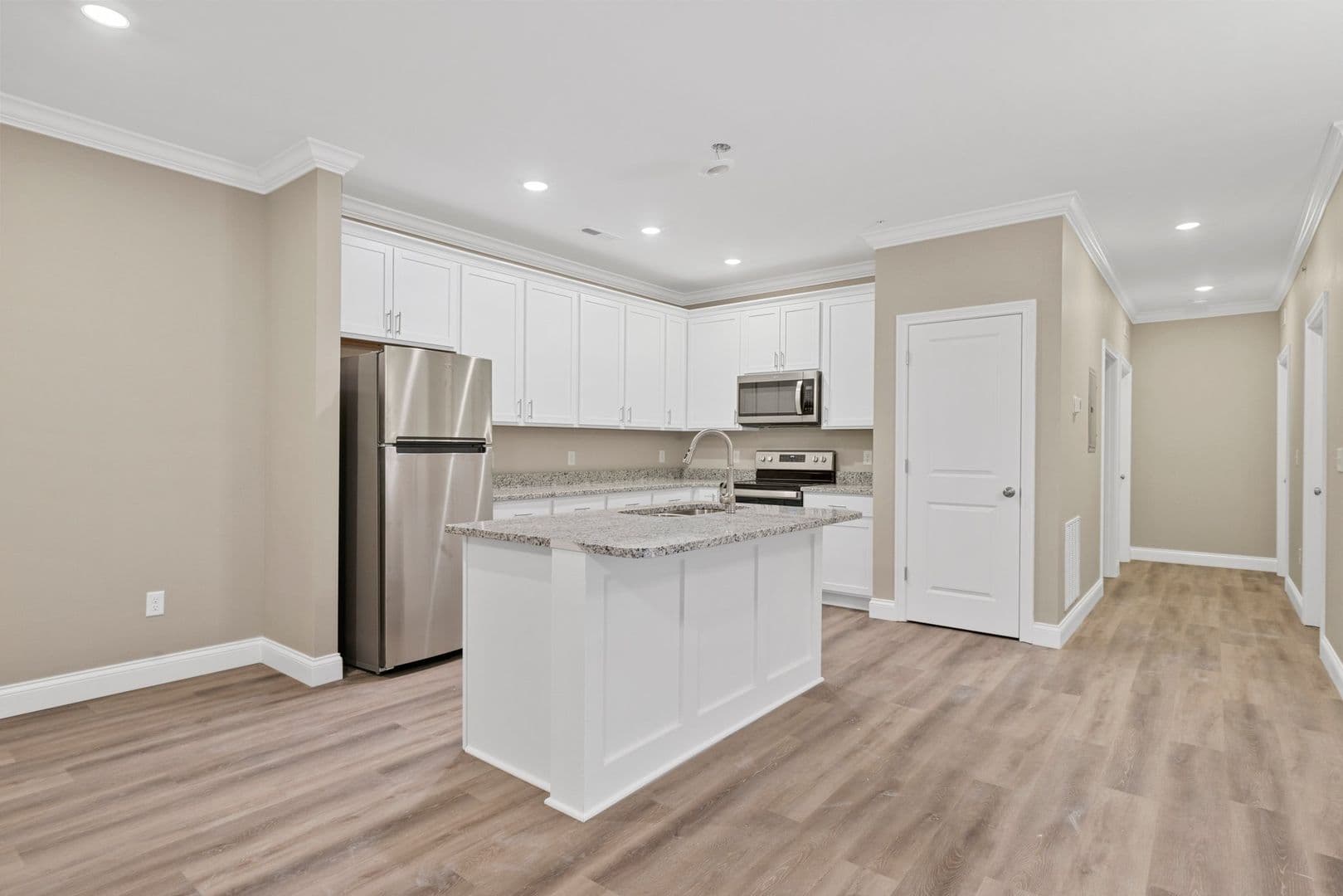 Bowling Green Apartment: 179 Walnut Creek Drive