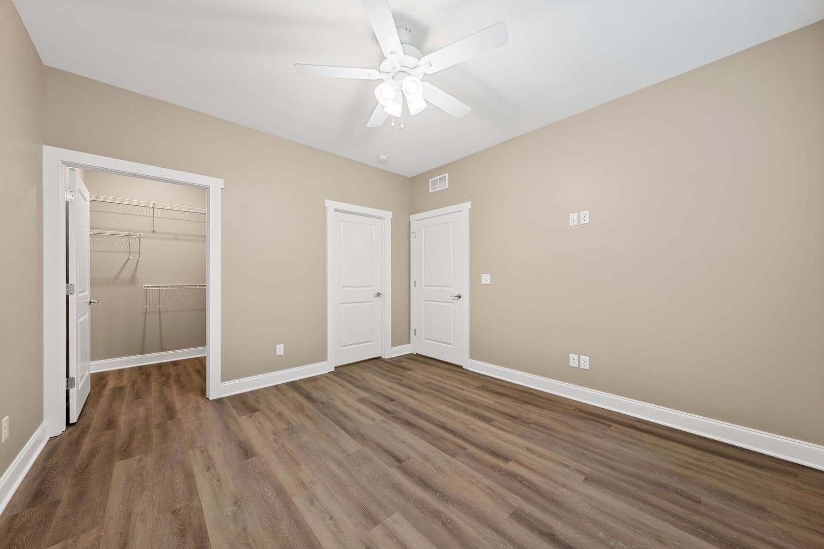 Bowling Green Apartment: 945 Riverbend Street