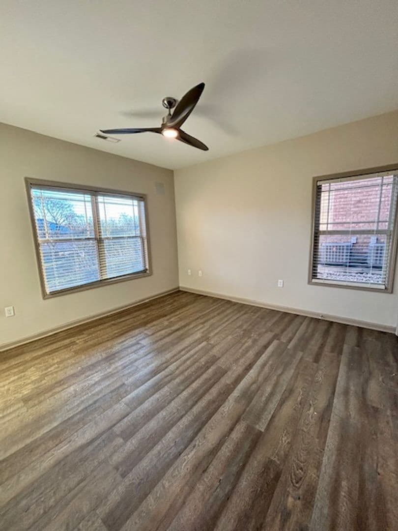 Bowling Green Apartment: 1607 & 1720 US 31W Bypass