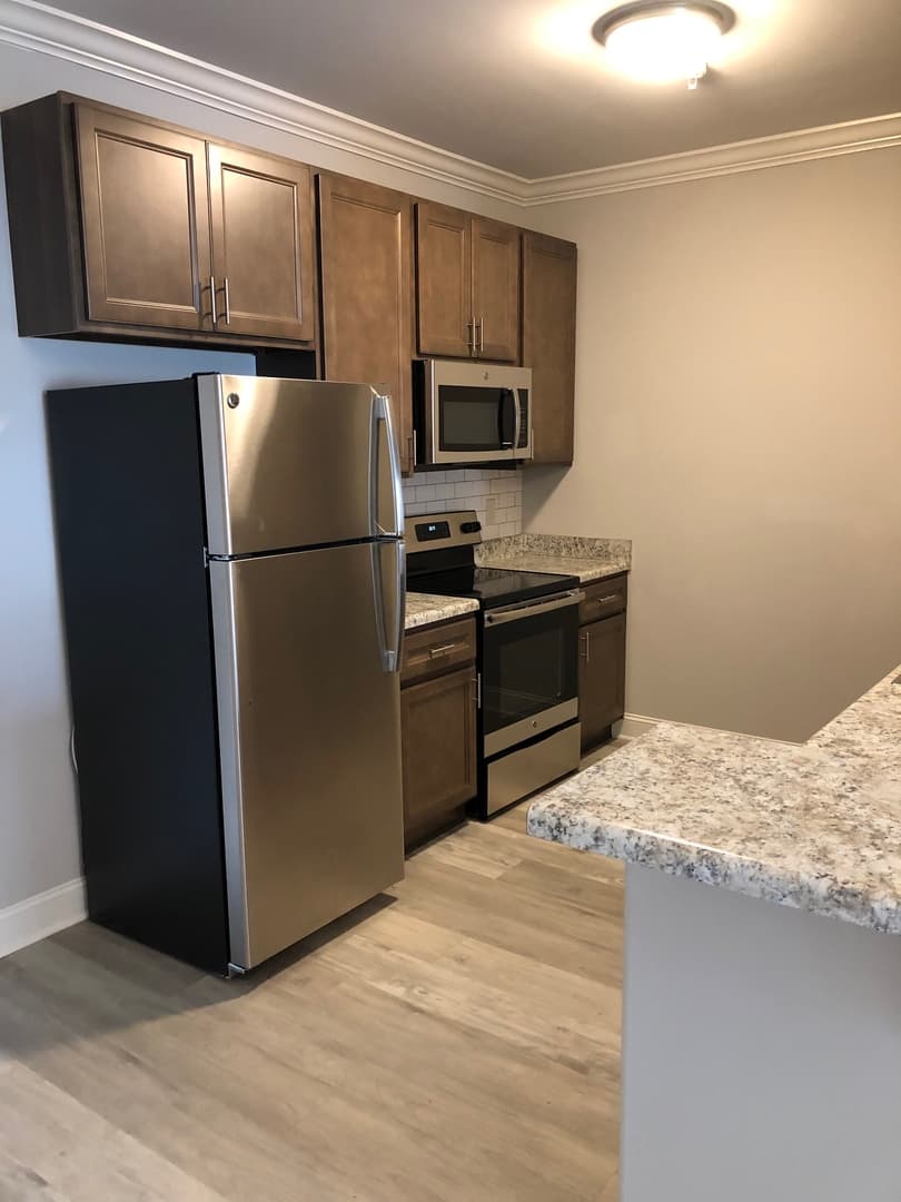 Bowling Green Apartment: 249 Greenwood Lane